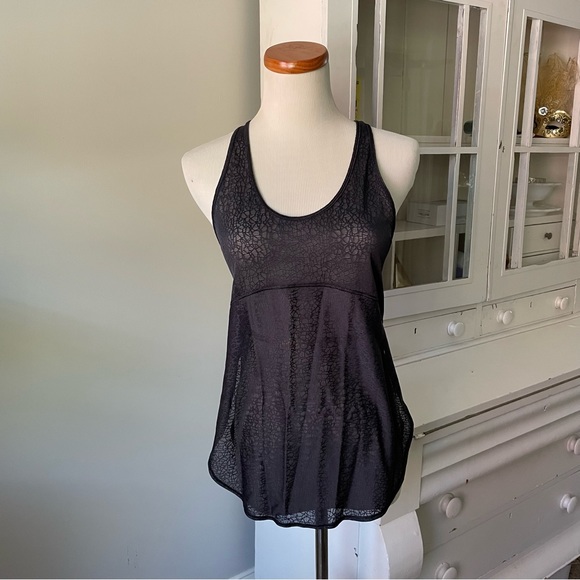 Lululemon Twist & Train Tank in Black Mesh - Picture 6 of 15